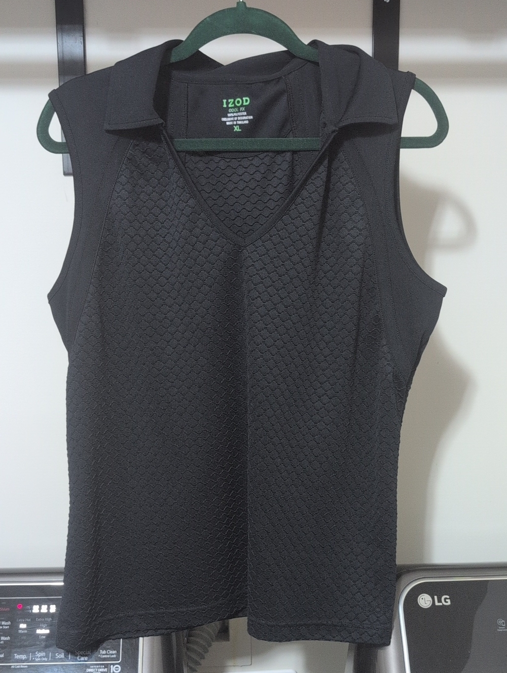 Izod Black Textured V-Neck Sleeveless Polo Tank